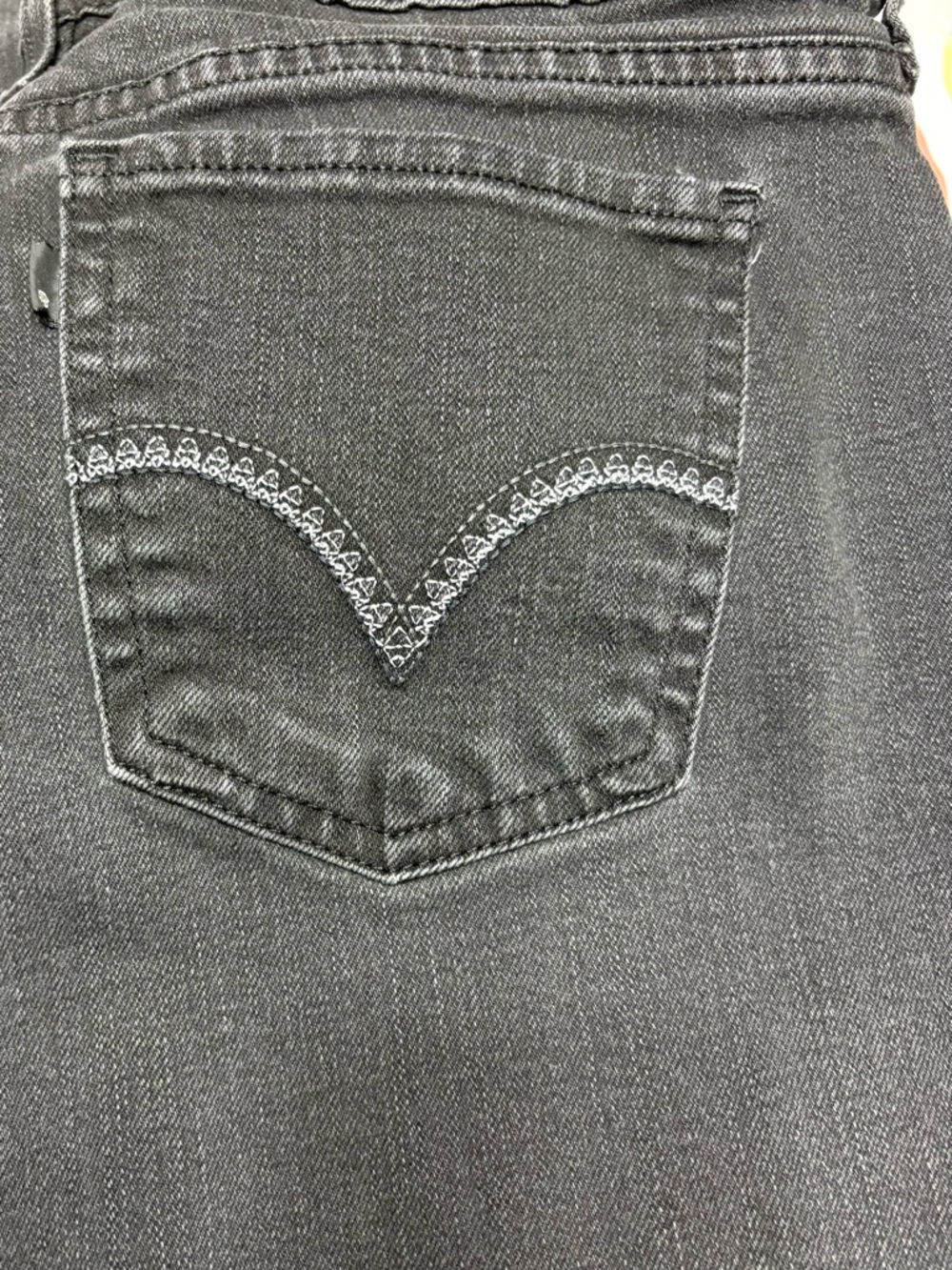 Women’s Levi  Black Jeans with White Embroidered Back Pocket